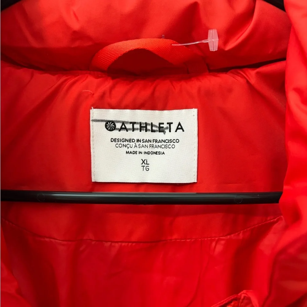 $200 New Athleta Red Summit Down Full zip / Snap Jacket - Candy Red - Womens XL - Picture 9 of 14